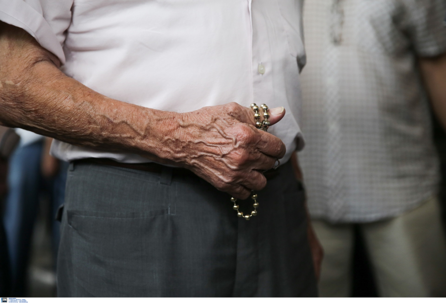 Εισφορά αλληλεγγύης: Καταργείται το 2023, τι κερδίζουν συνταξιούχοι και δημόσιοι υπάλληλοι