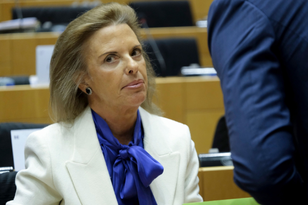 Σε γραμμή Μαξίμου η Βόζεμπεργκ