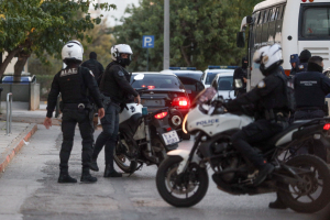 Προφυλακίστηκαν οι 5 Τούρκοι που συνελήφθησαν στο κέντρο της Αθήνας με όπλα και ναρκωτικά