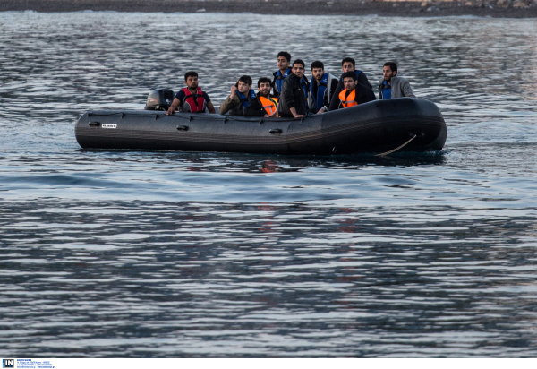 «Οι Τούρκοι μας απειλούσαν ότι θα σας διαλύσουμε, θα σας κάνουμε σκόνη»: Πρόσφυγες περιγράφουν τον εφιάλτη τους (βίντεο)