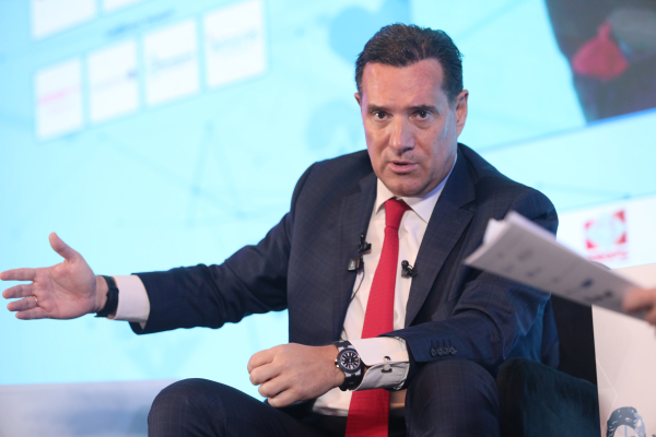 Γεωργιάδης για Βαρουφάκη: «Ζητώ συγγνώμη από τον Καραγκιόζη»