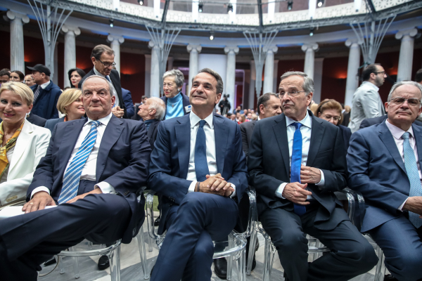 Το νέο «γαλάζιο» δίλημμα: Θα συνεργαστούμε ή δεν θα συνεργαστούμε με τον Σαμαρά;