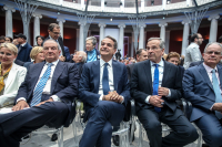 Το νέο «γαλάζιο» δίλημμα: Θα συνεργαστούμε ή δεν θα συνεργαστούμε με τον Σαμαρά;