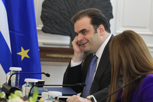 Πιερρακάκης προς ΝΣΚ: Επιτάχυνση διαδικασιών για τα θύματα σε Μάτι, Μάνδρα και Τέμπη