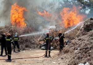 Υπό μερικό έλεγχο η πυρκαγιά στην Ναυπακτία