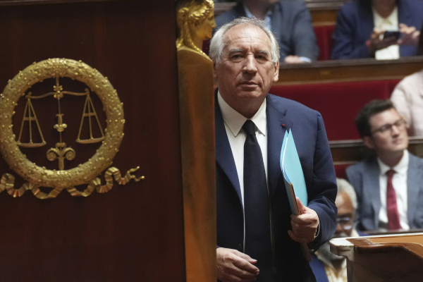 Γαλλία: Ο Μπαϊρού υπέβαλε την παραίτησή του στον Μακρόν