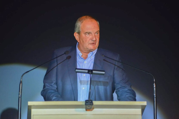 Συνεργάτες Καραμανλή: Είπε τα αυτονόητα - Καμία αιχμή στην κυβέρνηση για τις παρακολουθήσεις