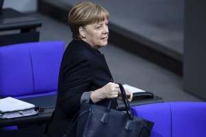 Η γερμανική ελίτ «ψηφίζει» σύσσωμη Μέρκελ