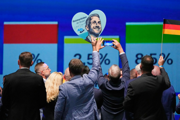 H νίκη του ακροδεξιού AfD στη Σαξονία προκαλεί «σεισμό» στην Ευρώπη: Ποιοι χαίρονται, ποιοι (πρέπει να) ανησυχούν