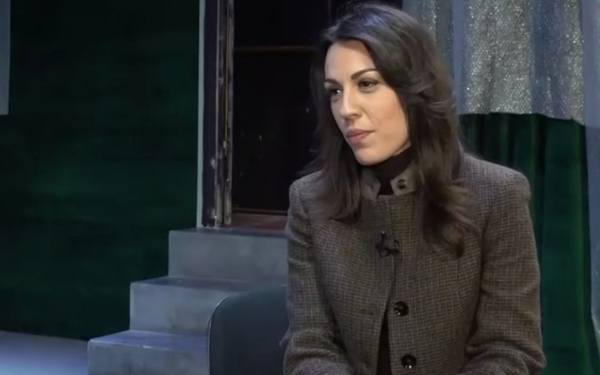 Άννα Μενενάκου: Η σχέση, η γνωριμία και η συνεργασία με τον Σωτήρη Τσαφούλια (Βίντεο)