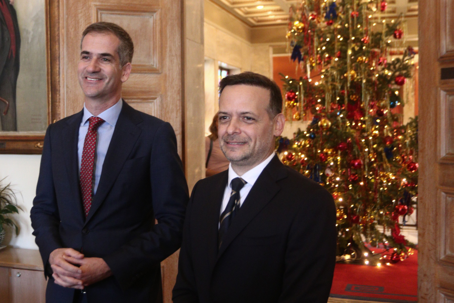 Στα άκρα η κόντρα Δούκα - Μπακογιάννη