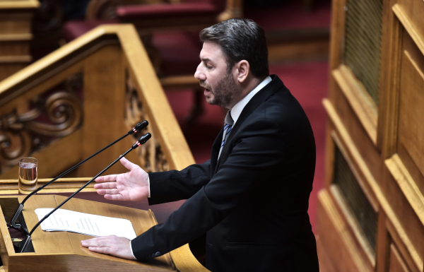 Ανδρουλάκης: Χαρακτηρίζετε συλλήβδην φοροφυγάδες τους ελεύθερους επαγγελματίες