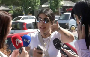 Η Σούπερ Κική απαντάει για την στάση της έξω απο το δικαστήριο