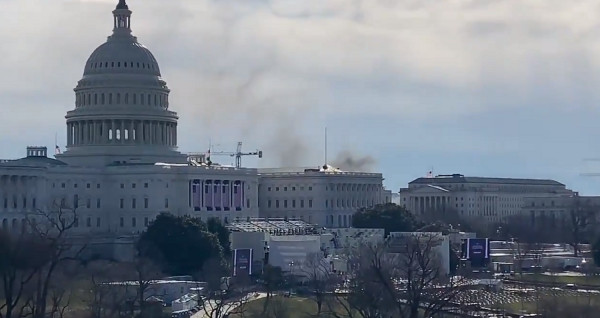 Συναγερμός στο Καπιτώλιο κατά τη διάρκεια της πρόβας ορκωμοσίας Μπαίντεν για φωτιά που εκδηλώθηκε αρκετά τετράγωνα μακριά