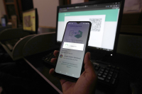 Το Κρεμλίνο επιχείρησε να μπλοκάρει το Whatsapp στη Ρωσία: Τι καταγγέλλει η θυγατρική της Meta