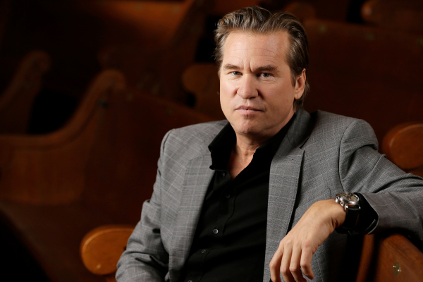 Ο σκηνοθέτης του «Conspiracy» επιτίθεται στον Val Kilmer ένα χρόνο μετά τον θάνατό του