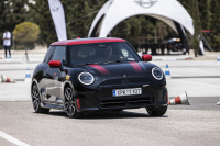 Δοκιμάσαμε τα νέα MINI John Cooper Works