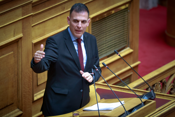 Παραιτήθηκε από βουλευτής ο Καραμέρος