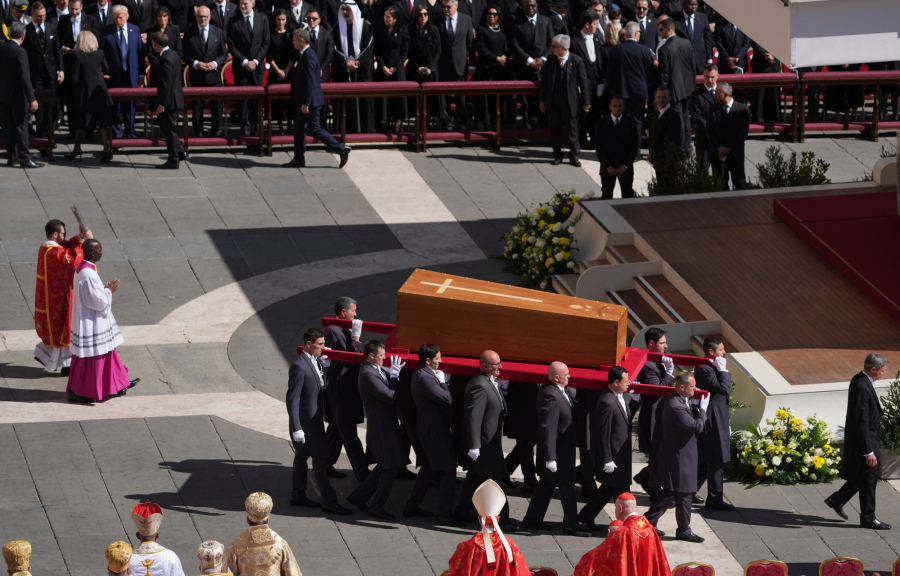 Κηδεία Πάπα Φραγκίσκου: Συγκίνηση στο ύστατο χαίρε - Δείτε live