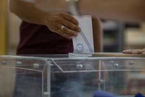 Μπροστά η ΝΔ έναντι του ΣΥΡΙΖΑ σε νέες δημοσκοπήσεις
