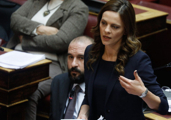 Αχτσιόγλου: Αυτές είναι οι περικοπές που έρχονται στις συντάξεις