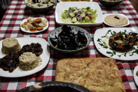 Καθαρά Δευτέρα: Σαρακοστιανό τραπέζι χωρίς φούσκωμα, ο οδηγός των ιδανικών μερίδων