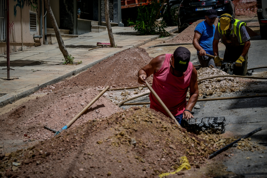 Έκτακτα μέτρα για τον καύσωνα: Απαγόρευση εργασίας - Οι περιοχές και οι ώρες