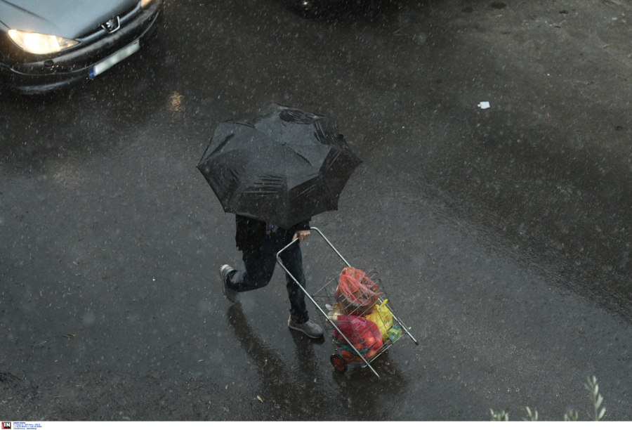 Κλέαρχος Μαρουσάκης: Διαδοχικά κύματα κακοκαιρίας από Κυριακή μέχρι Τετάρτη
