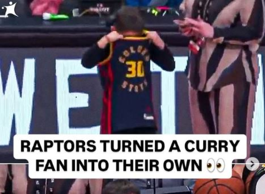 Κατακραυγή στο NBA: Οι Ράπτορς ανάγκασαν παιδί να βγάλει τη φανέλα του Κάρι! (video)