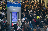 Eurostar: Ξεκινούν σταδιακά κάποια δρομολόγια αλλά με πολύωρες καθυστερήσεις (Βίντεο)