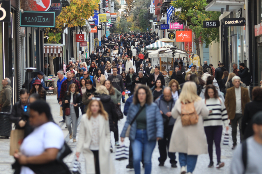 Οι πλέον απαισιόδοξοι στην Ευρώπη οι Έλληνες καταναλωτές και τον Οκτώβριο - Υπό διαρκή πίεση τα νοικοκυριά