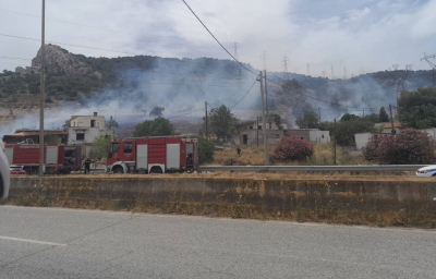 Φωτιά τώρα στην Περιφερειακή του Αιγάλεω - Ύποπτος για εμπρησμό ένας Τούρκος