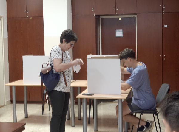 Ευρωεκλογές 2024: Σε αυτή τη χώρα πήγαν όλοι παραλία - Ψήφισε μόλις το 15%