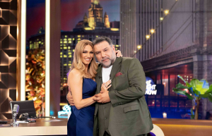 The 2night Show: Έλλη Κοκκίνου και Αντίνοος Αλμπάνης στον καναπέ του Γρηγόρη Αρναούτογλου