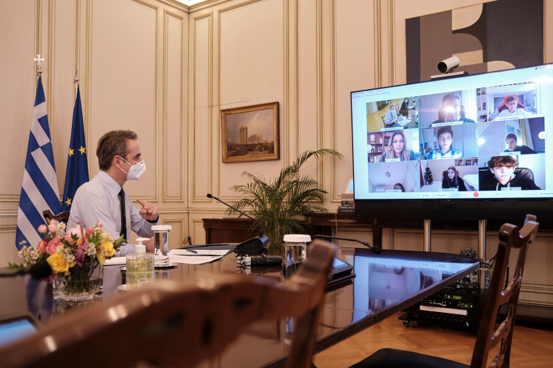 Μητσοτάκης σε μαθητές Δημοτικού στα Χανιά: Κάντε λίγο υπομονή, τα σχολεία θα ανοίξουν πρώτα απ&#039; όλα