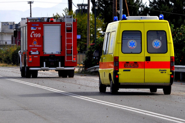 Σοβαρό τροχαίο στη Λεωφόρο Σουνίου, σε κρίσιμη κατάσταση γυναίκα (βίντεο)