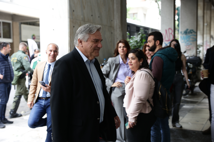 Αιχμηρός Καστανίδης: Κατηγορούν ως παραβατικούς τους φοιτητές, αυτοί που παραβιάζουν το Σύνταγμα;