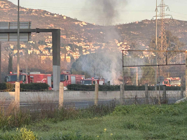 Κλειστό το ρεύμα προς Αθήνα στις Αφίδνες: Φωτιά σε φορτηγό