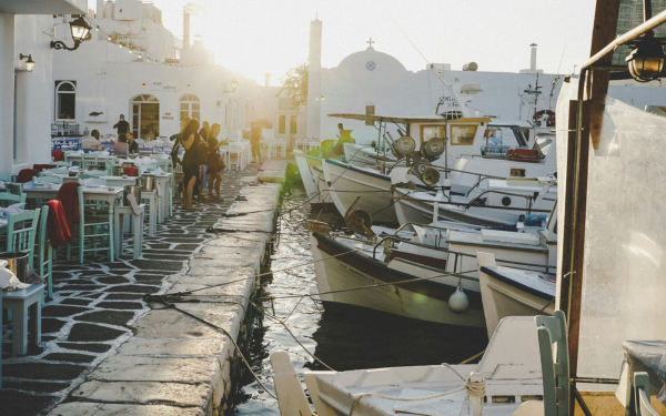 Σαρωτικοί έλεγχοι ΑΑΔΕ στα νησιά: Beach club στην Πάρο δεν είχε κόψει 174 αποδείξεις