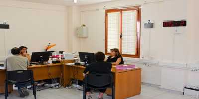 Απαγορεύεται η εξυπηρέτηση των παράνομων αλλοδαπών στο δημόσιο