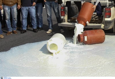 Έλεγχοι παντού για το ελληνικό γάλα: «Στο στόχαστρο» βυτιοφόρα, σούπερ μάρκετ και προϊόντα ΠΟΠ