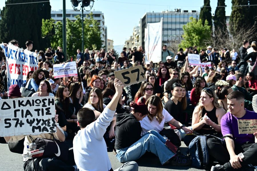 Καθιστική διαμαρτυρία έξω από την Βουλή για «οξυγόνο»: Liveblog οι συγκεντρώσεις σε όλη την Ελλάδα