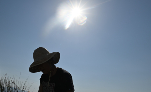 Έλεγχοι και πρόστιμα - Τι φέρνει ο καύσωνας στην εργασία