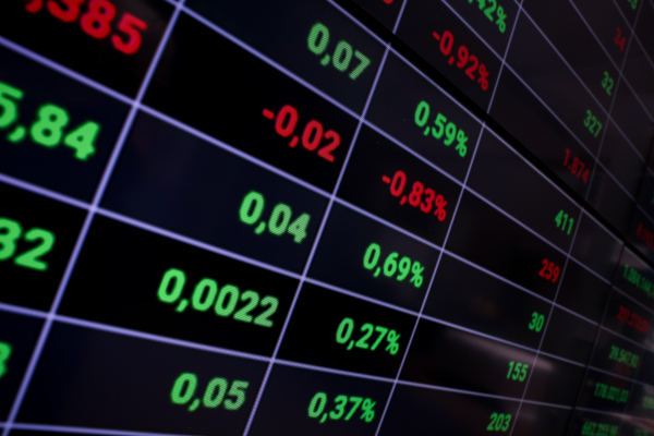 Κάτω από 4% το ελληνικό 10ετές ομόλογο