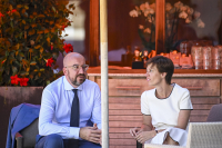 Μισό «όχι» από Μισέλ για εμπάργκο στον ρωσικό χρυσό και πλαφόν στην τιμή του πετρελαίου