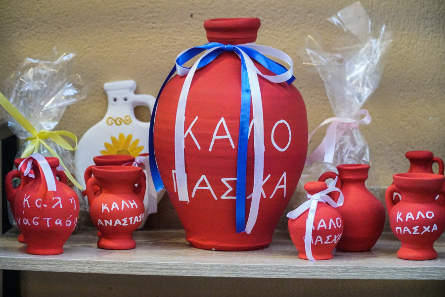 Μπότηδες: Το εντυπωσιακό πασχαλινό έθιμο της Κέρκυρας