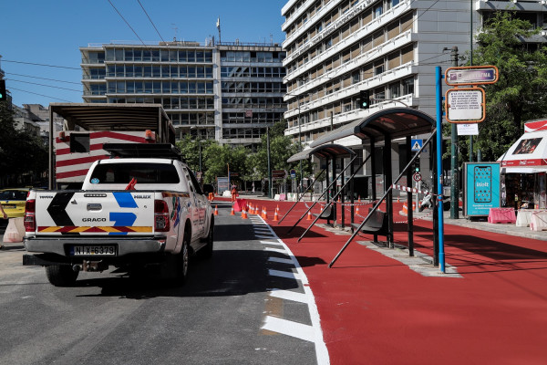 Συνεχίζεται ο Μεγάλος Περίπατος στο Σύνταγμα: Εικόνες από τις παρεμβάσεις