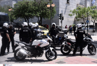 Σε εξέλιξη επιχείρηση «σκούπα» με 130 αστυνομικούς στην Ομόνοια