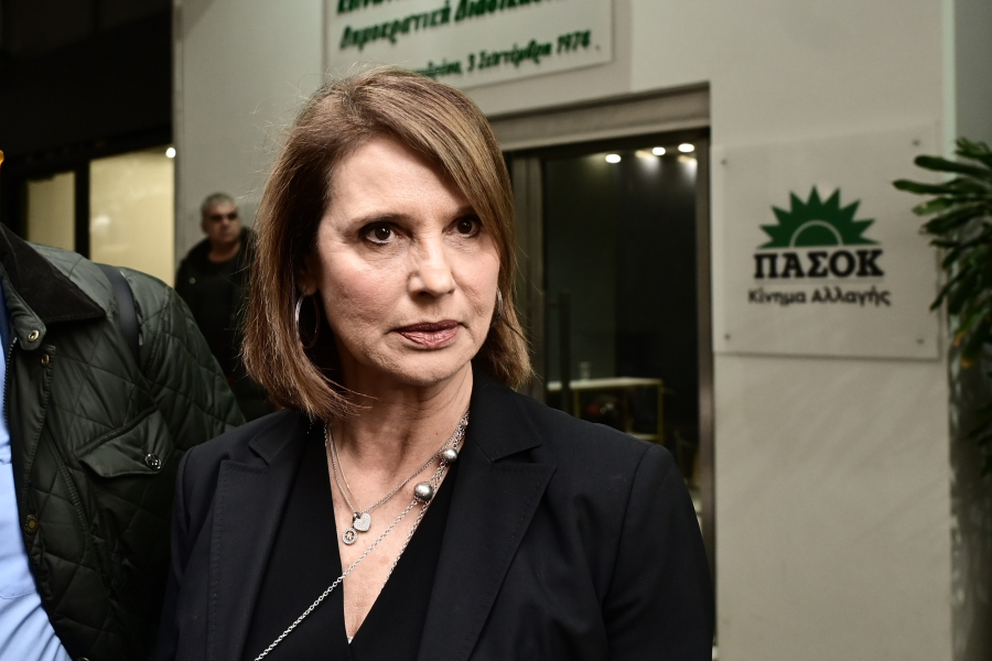 Ο Κωνσταντινόπουλος στο πλευρό της Μπατζελή