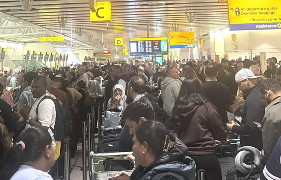 Εικόνες χάους στα ευρωπαϊκά αεροδρόμια μετά την κυβερνοεπίθεση: Ακυρώσεις και καθυστερήσεις πτήσεων